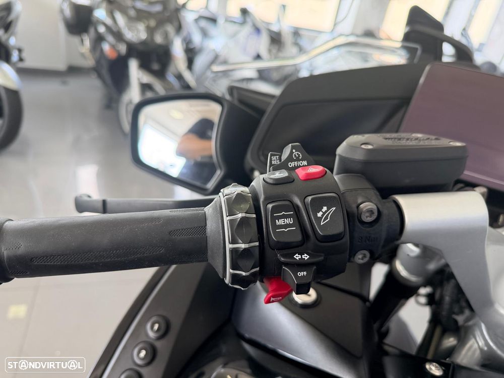 BMW R 1250 RT TRIPLE BLACK - 9