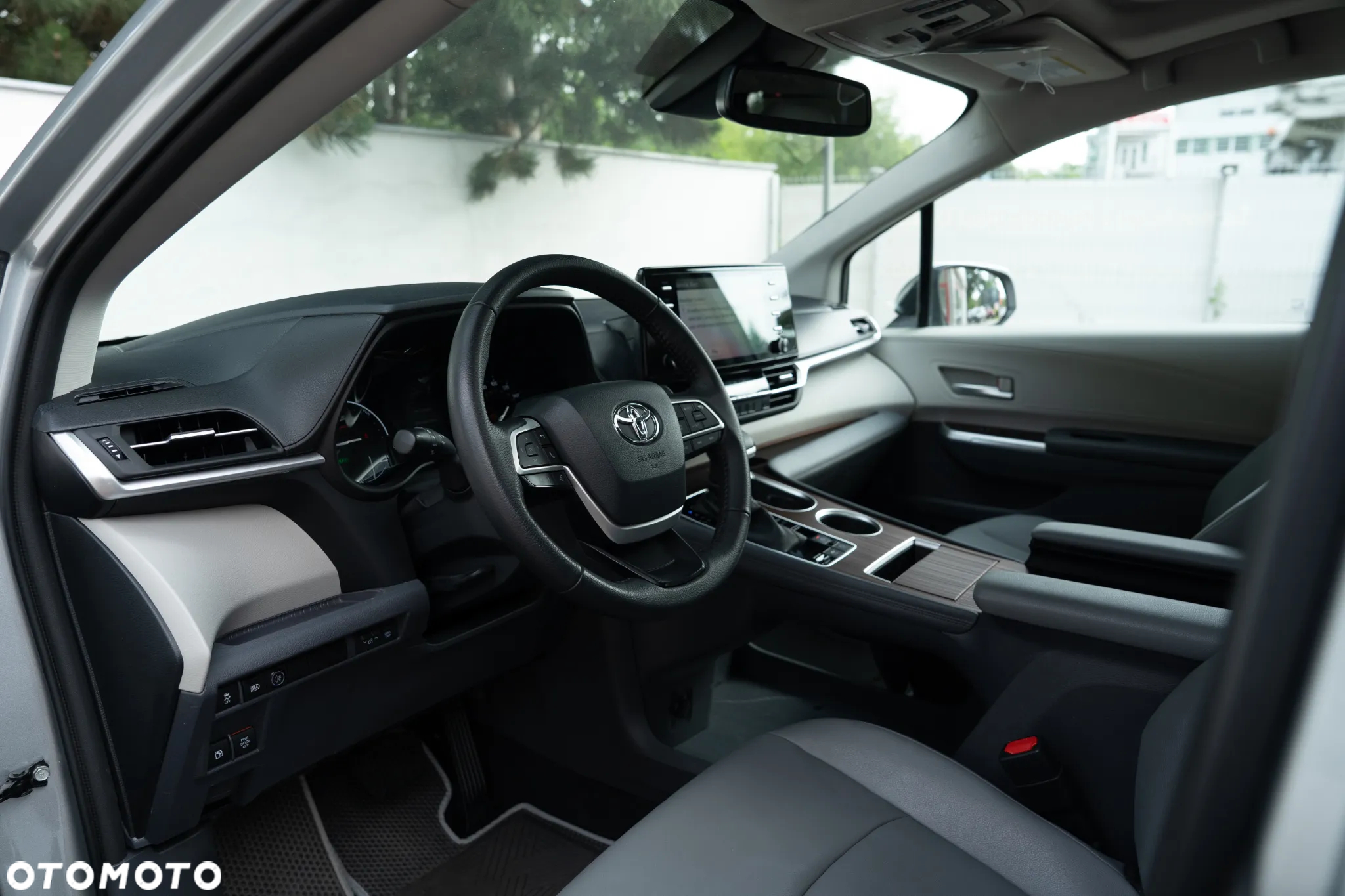 Toyota Sienna - 17