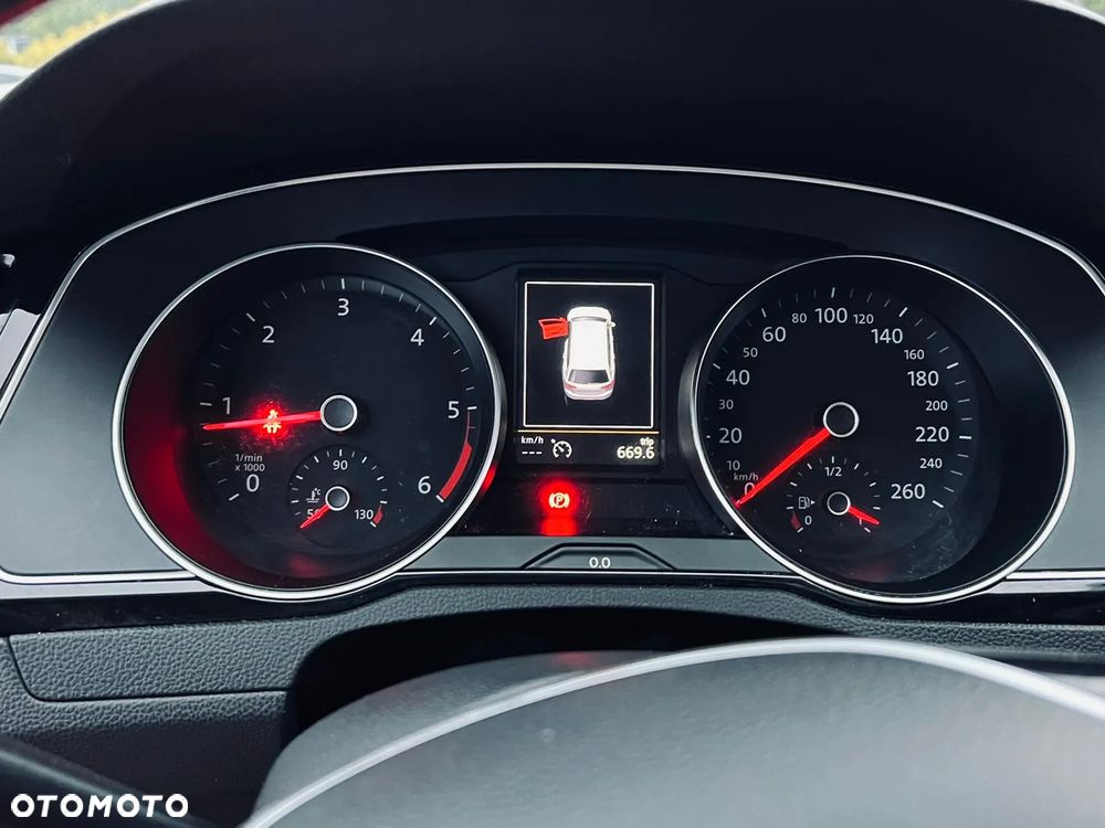 Volkswagen Passat - 24