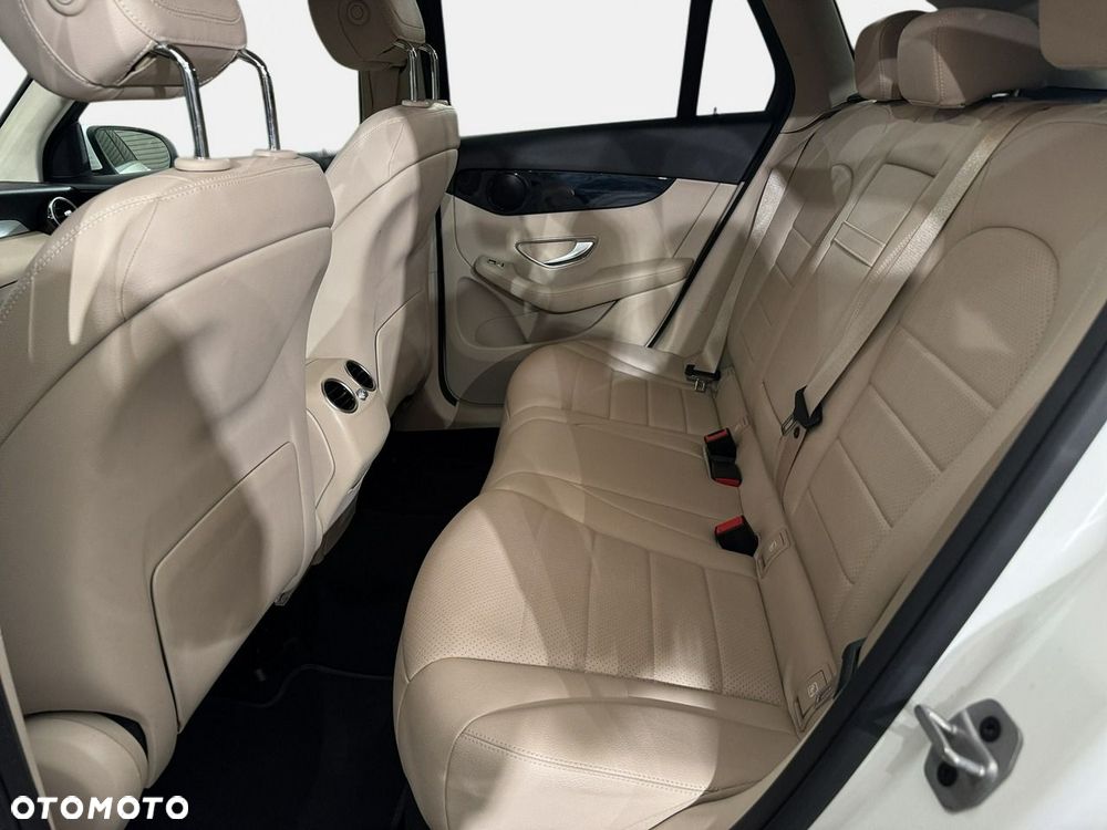 Mercedes-Benz GLC - 13