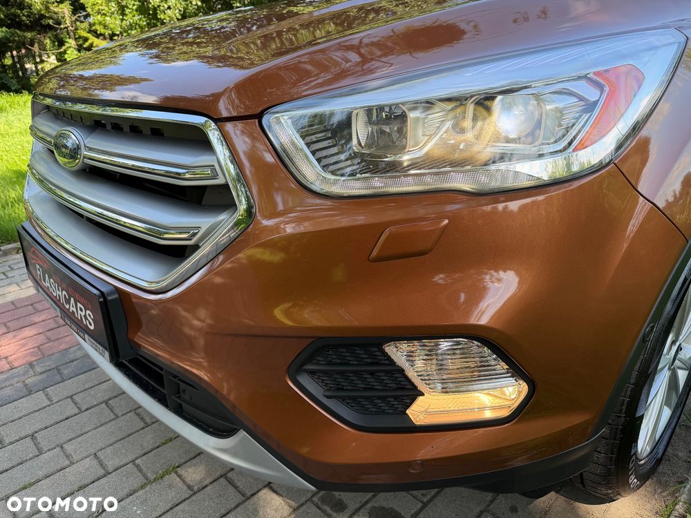 Ford Kuga 2.0 TDCi 2x4 Titanium - 24
