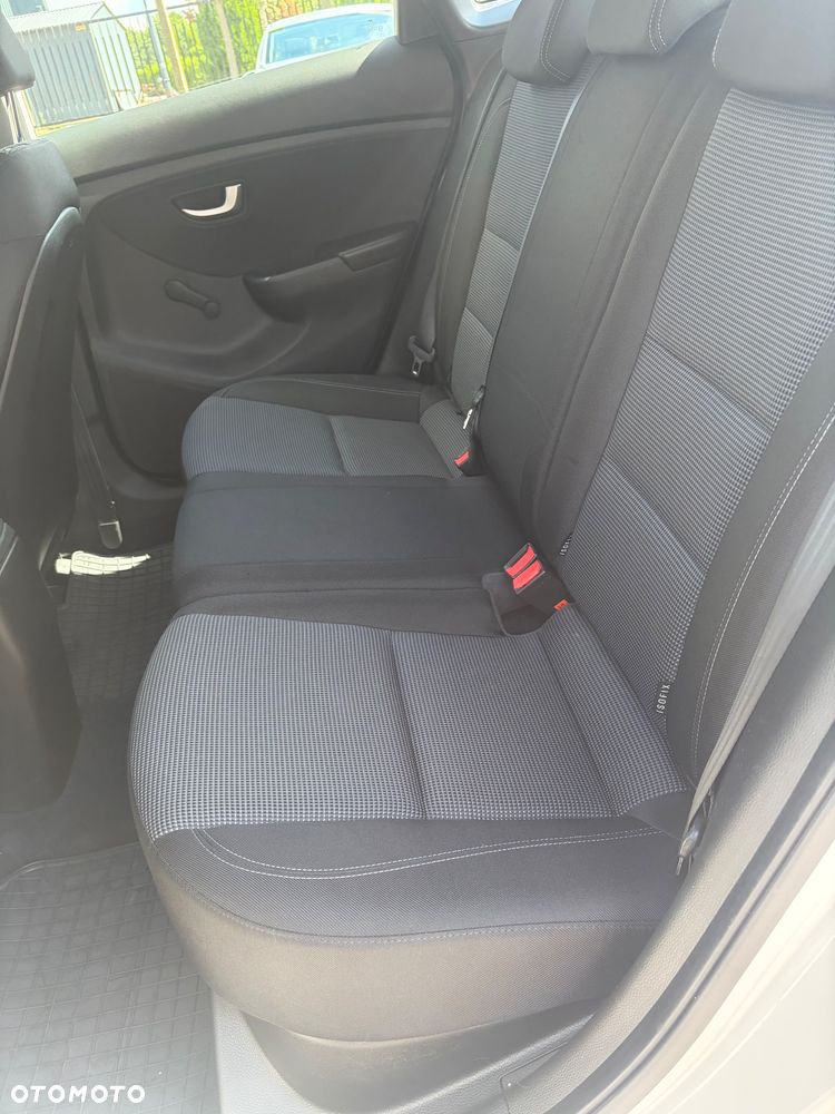 Hyundai i30 1.4 Fifa World Cup Edition - 32