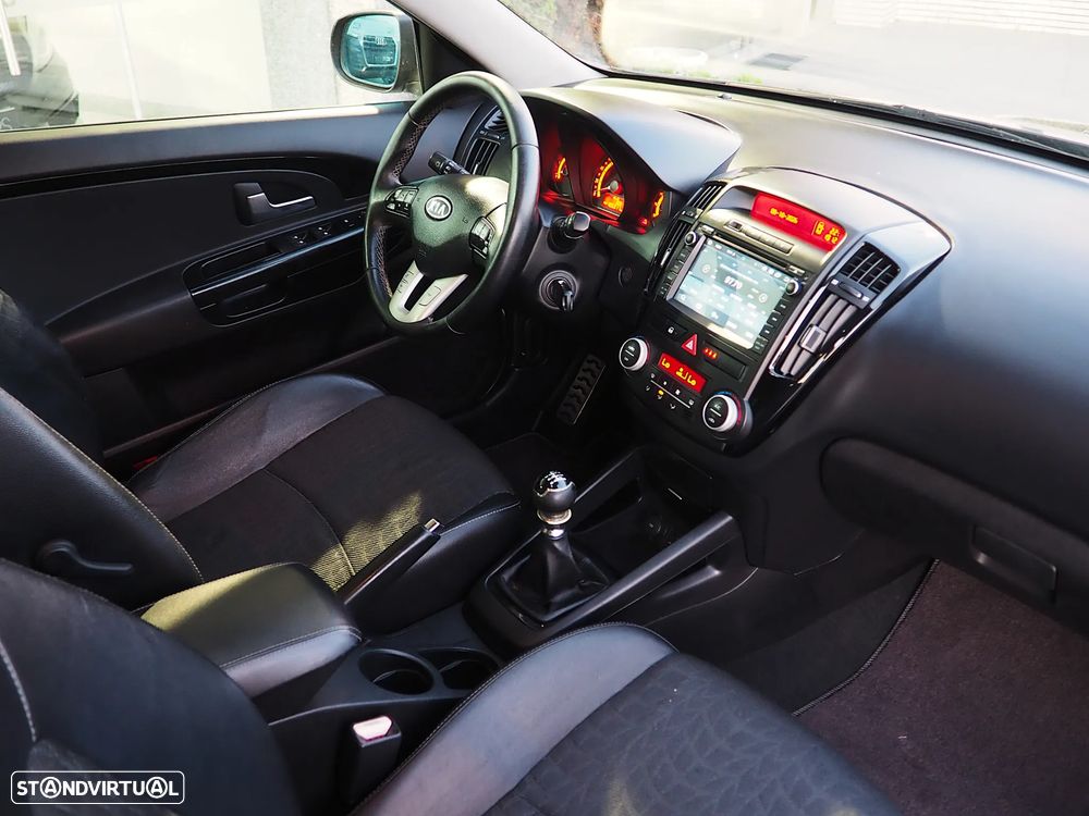 Kia Ceed SW - 10