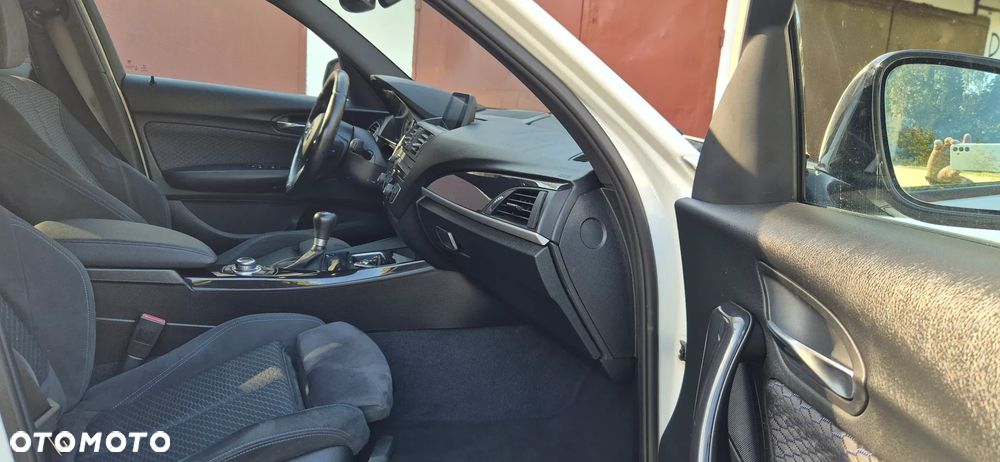 BMW Seria 1 118d Sport Line - 24