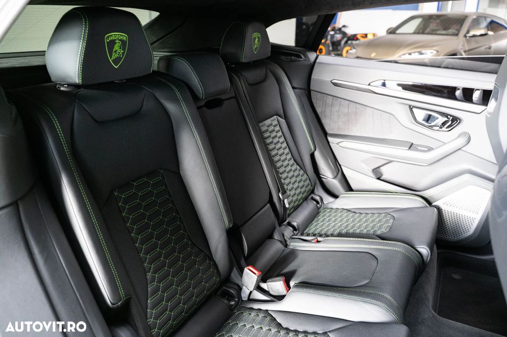 Lamborghini URUS - 8
