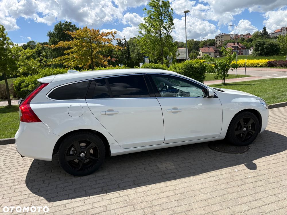 Volvo V60 T4 Geartronic Powershift Momentum - 11
