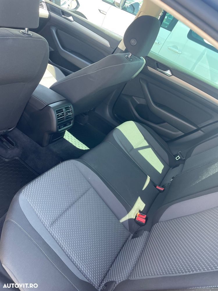 Volkswagen Passat 1.5 TSI ACT Advance - 12