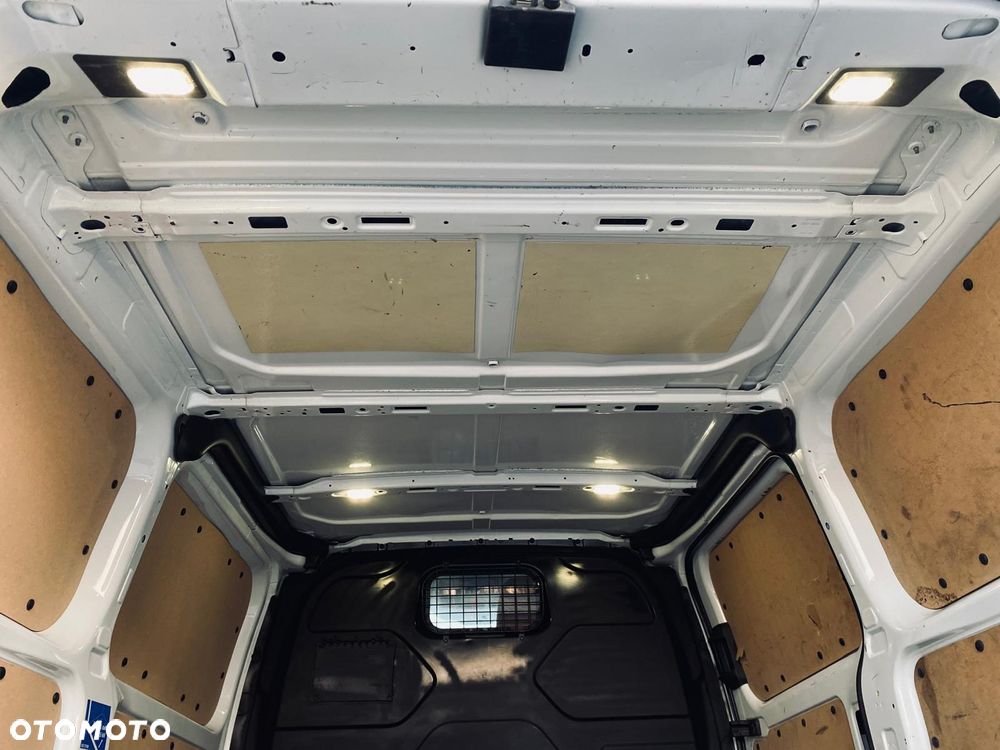 Ford TRANSIT CUSTOM - 24