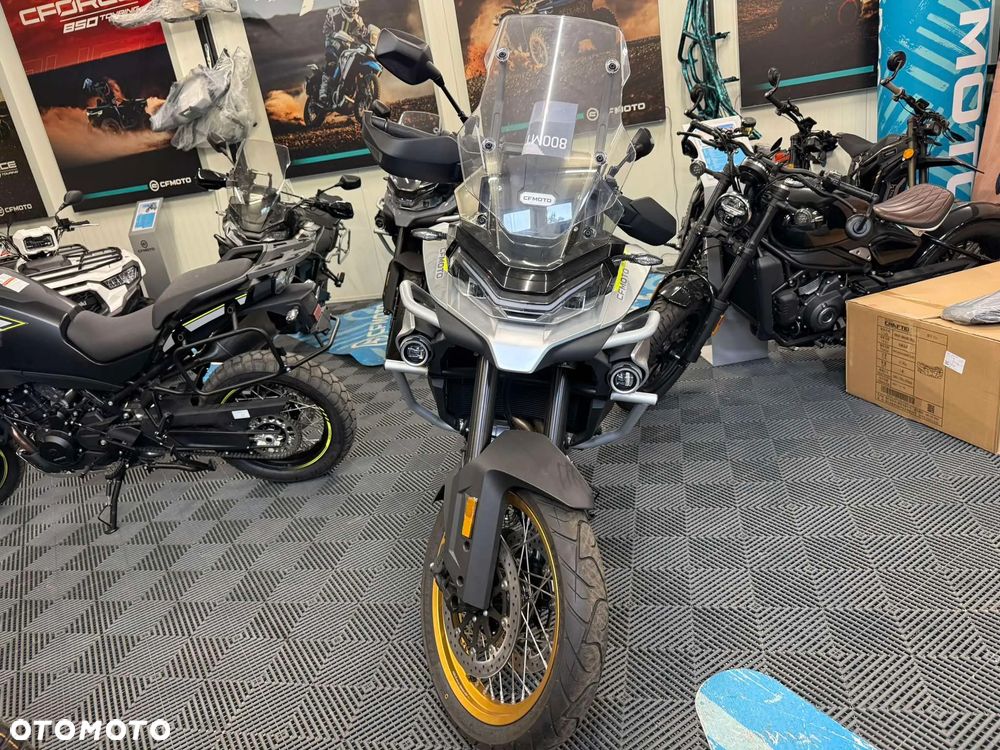 CFMoto MT - 5
