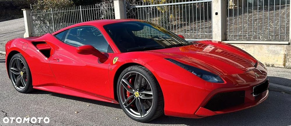 Ferrari 488 - 1