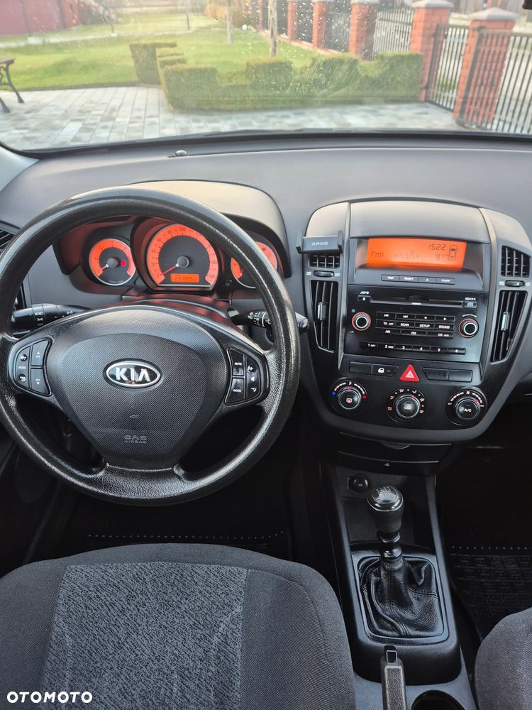 Kia Ceed - 7