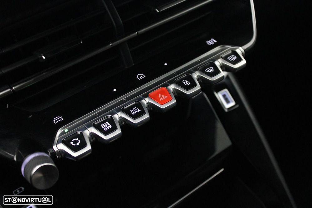 Peugeot e-2008 54 kWh Allure - 24