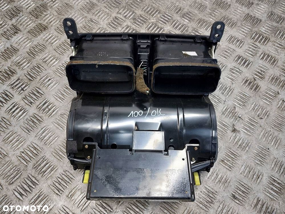 KRATKA NAWIEWU ŚRODKOWA WYŚWIETLACZ NAWIGACJI AVENSIS T25 55404-20330 - 3