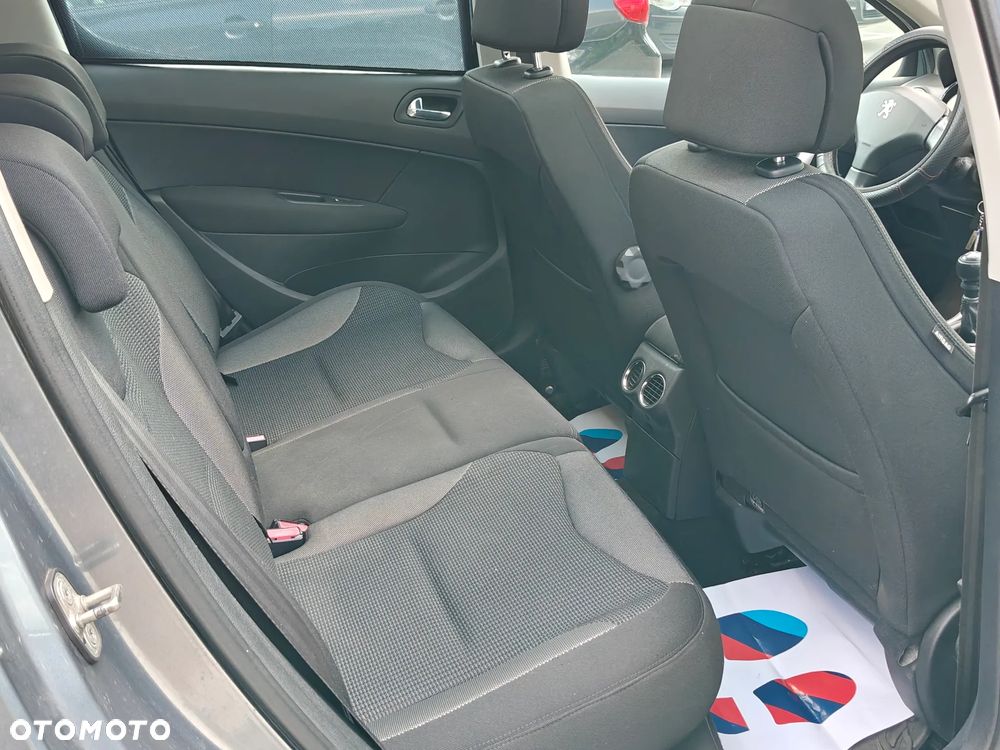 Peugeot 308 1.6 Premium - 8
