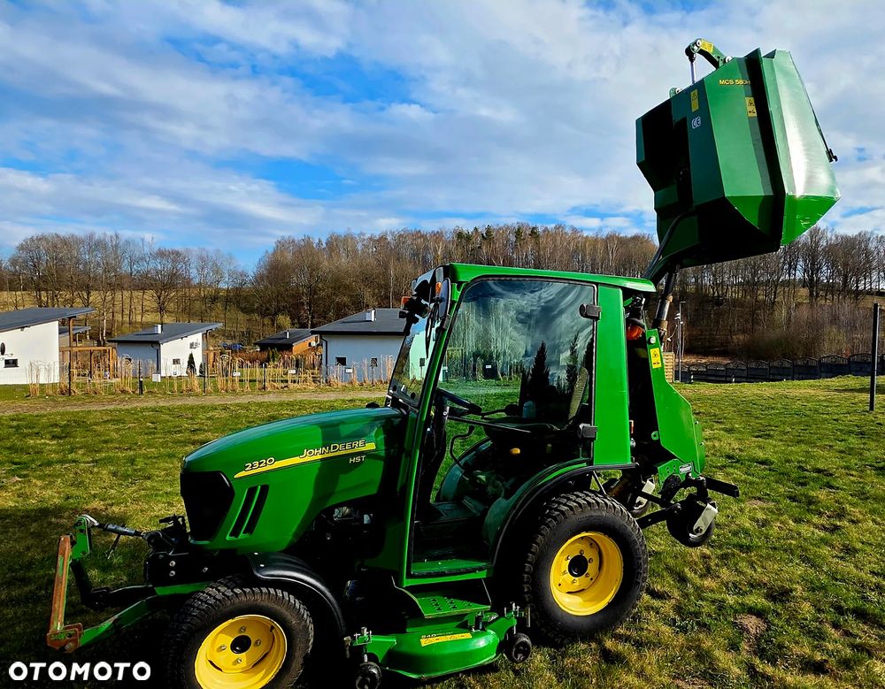 John Deere 2320 HST - 23