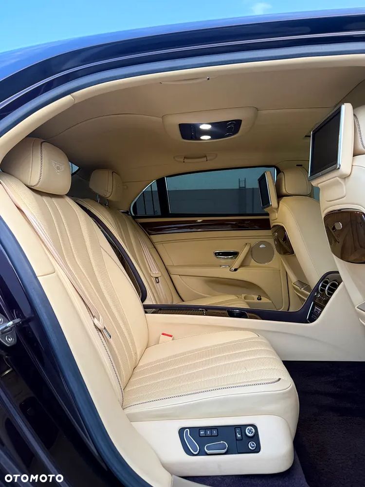 Bentley Flying Spur - 14