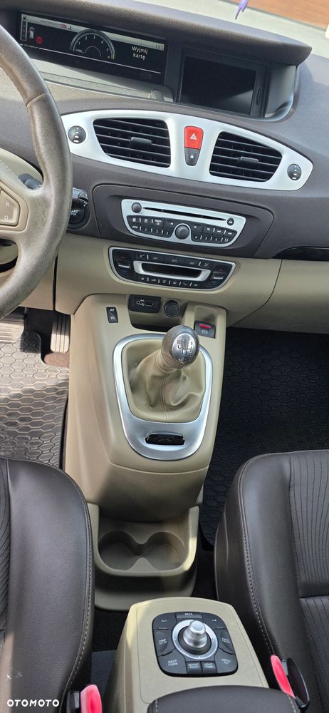 Renault Scenic 1.5 dCi Confort Privilege - 17