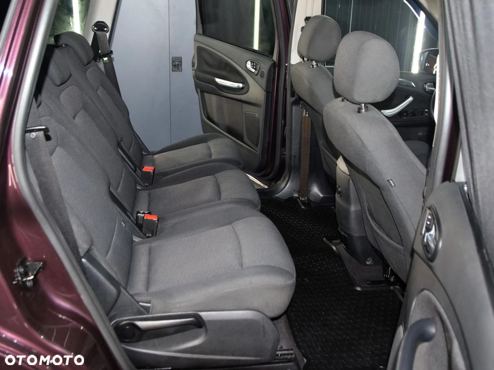 Ford S-Max - 8