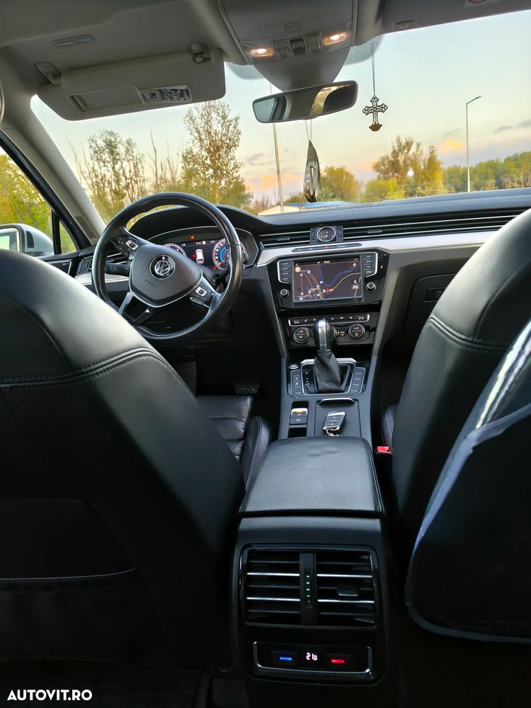 Volkswagen Passat 2.0 TDI SCR (BlueMotion Tech) 4Mot DSG Highline - 8
