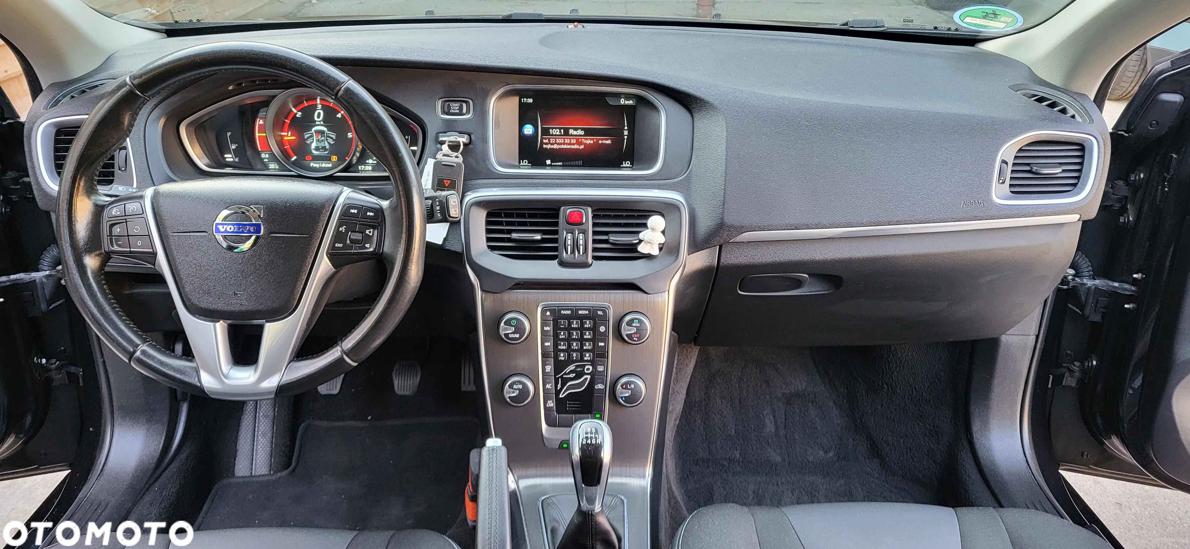 Volvo V40 D4 Drive-E Momentum - 23