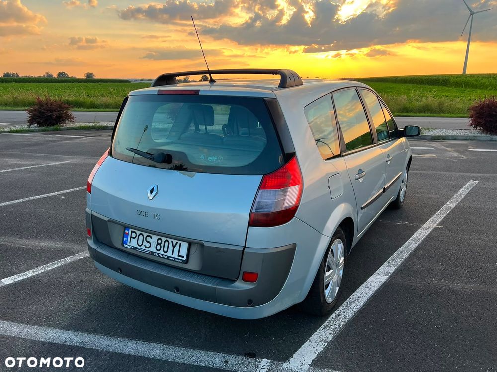 Renault Scenic 1.9 dCi Avantage - 11