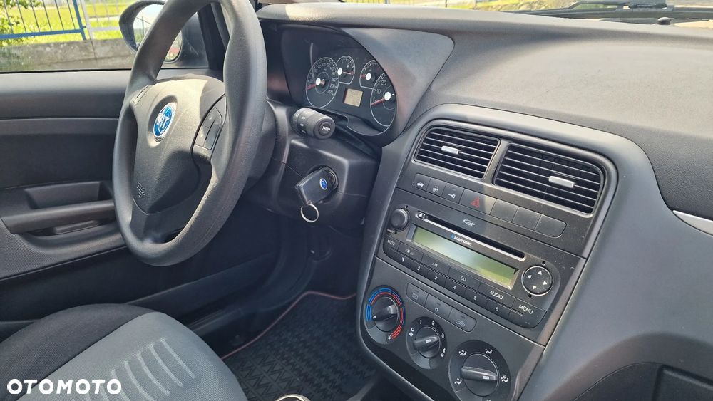 Fiat Grande Punto 1.4 8V - 23