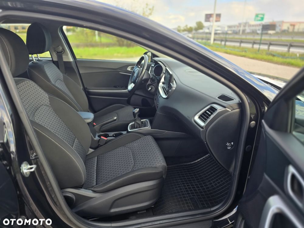 Kia Ceed - 9