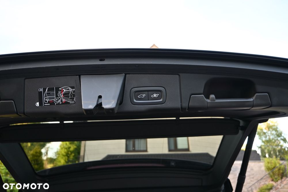 Volvo XC 60 D4 Geartronic Momentum Pro - 35