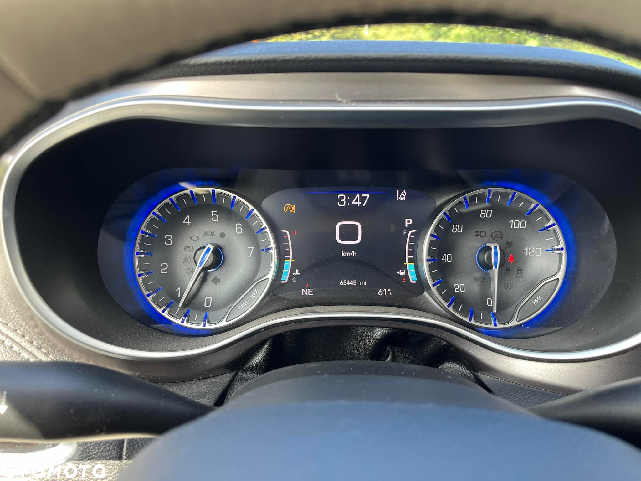 Chrysler Pacifica - 23