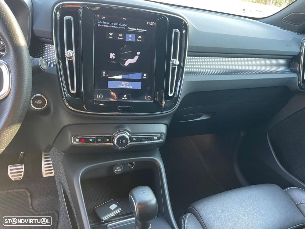 Volvo XC 40 1.5 T2 Momentum Plus - 13