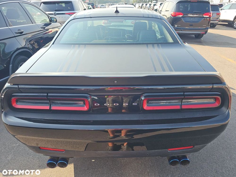 Dodge Challenger 5.7 R/T - 6