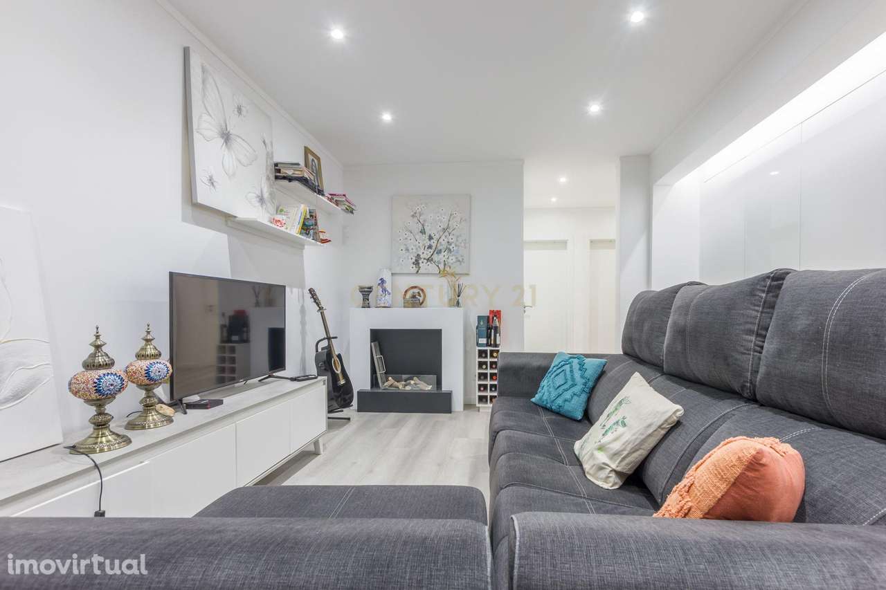 Apartamento T2 totalmente Renovado em Baixa da Banheira, Moita - Grande imagem: 3/22