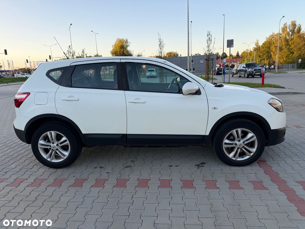 Nissan Qashqai - 2