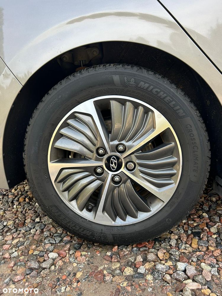 Hyundai IONIQ 1.6 GDI Premium - 23