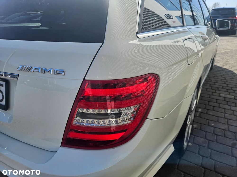 Mercedes-Benz Klasa C 250 CDI DPF 4Matic 7G-TRONIC BlueEFFICIENCY - 39