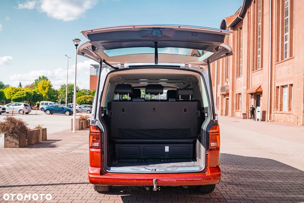 Volkswagen Multivan - 11