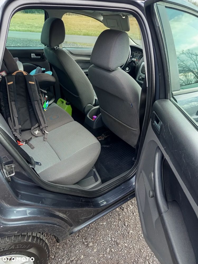 Ford Focus 1.6 TDCi Ambiente DPF - 17