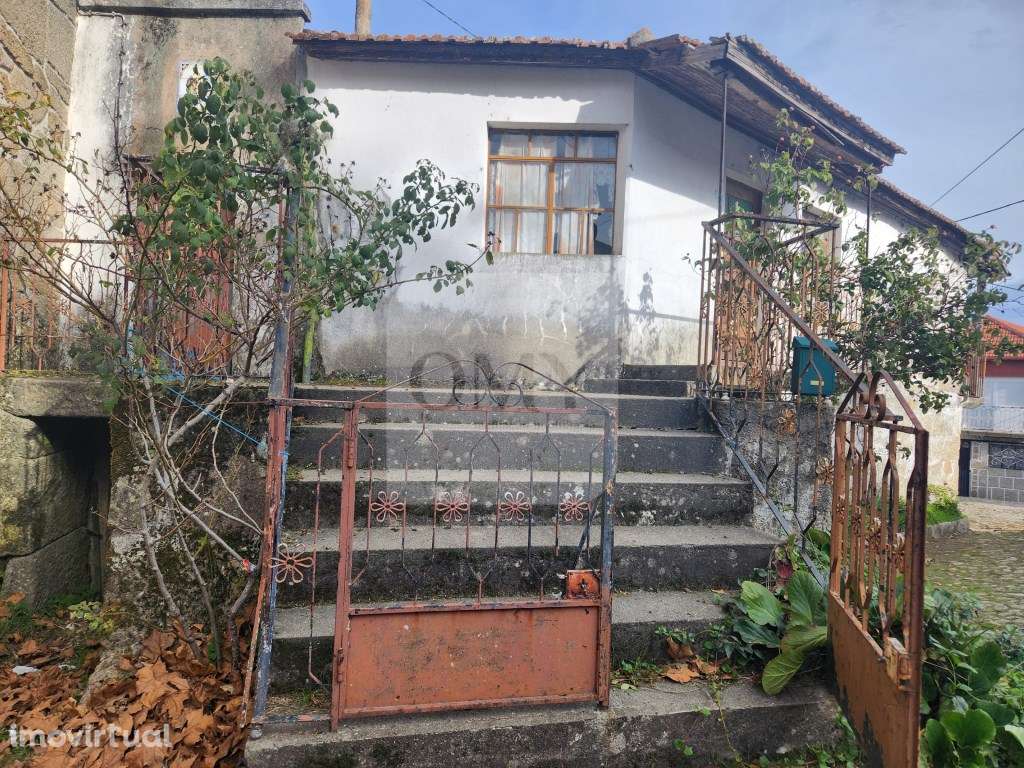 Em Campanha, Moradia em Pedra para Reconstrução em Justes, Vila Real - Grande imagem: 2/23