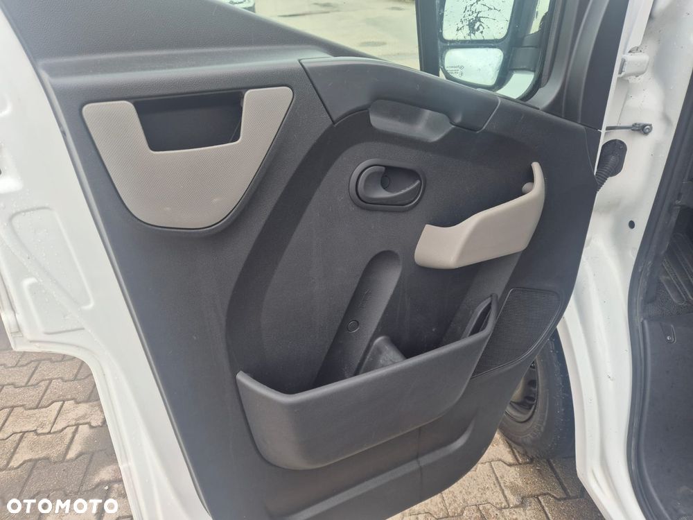 Nissan nv400 - 15