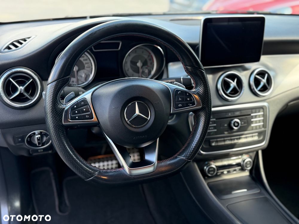 Mercedes-Benz CLA 180 7G-DCT AMG Line - 27
