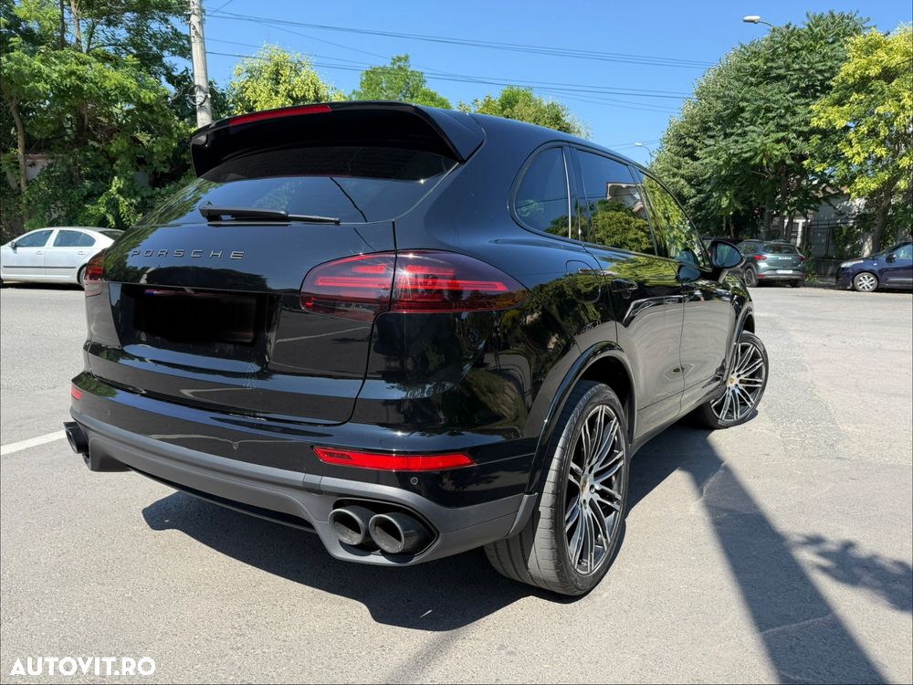 Porsche Cayenne Turbo S Tiptronic S - 23