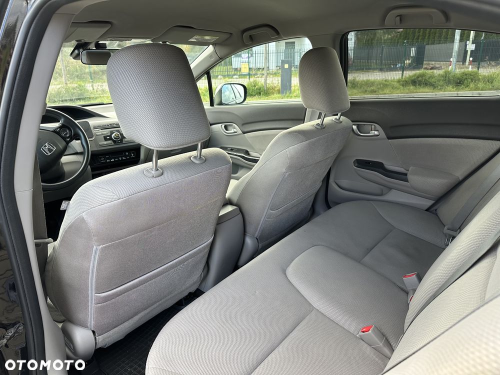 Honda Civic 1.8 Comfort - 29