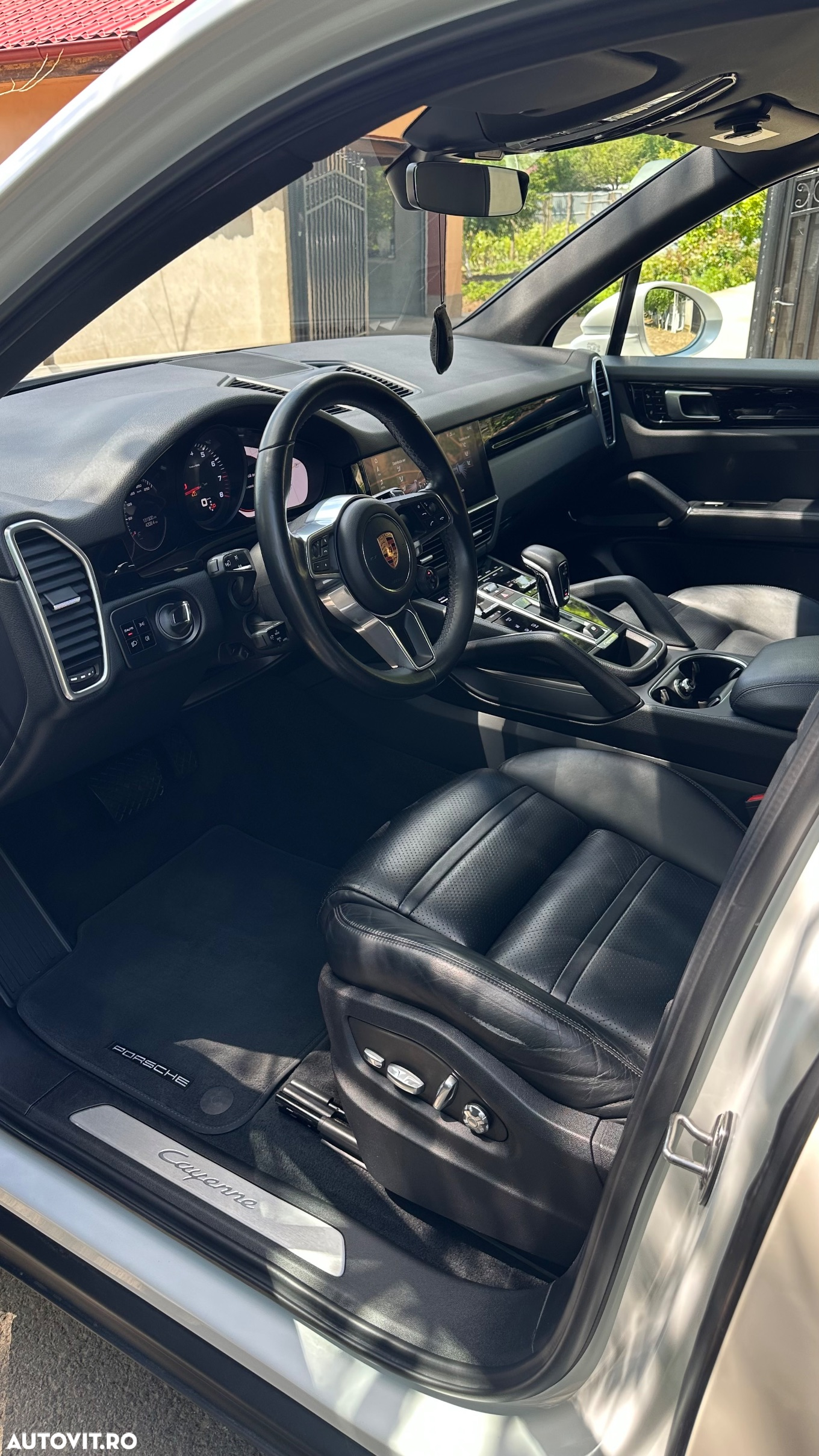 Porsche Cayenne - 10