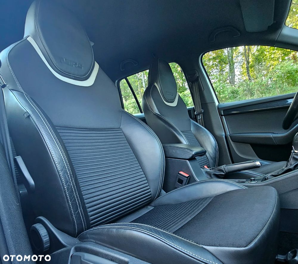 Skoda Octavia 2.0 TDI DSG RS - 13