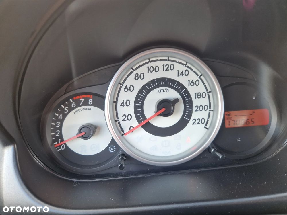Mazda 2 - 13