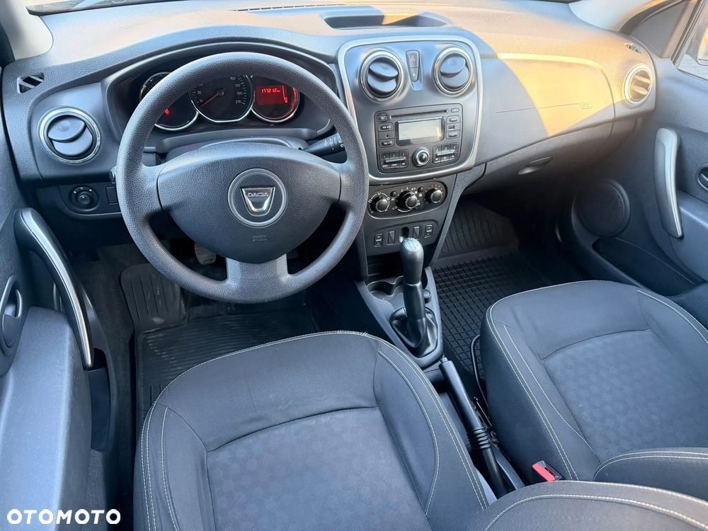 Dacia Sandero 1.2 16V Laureate - 16