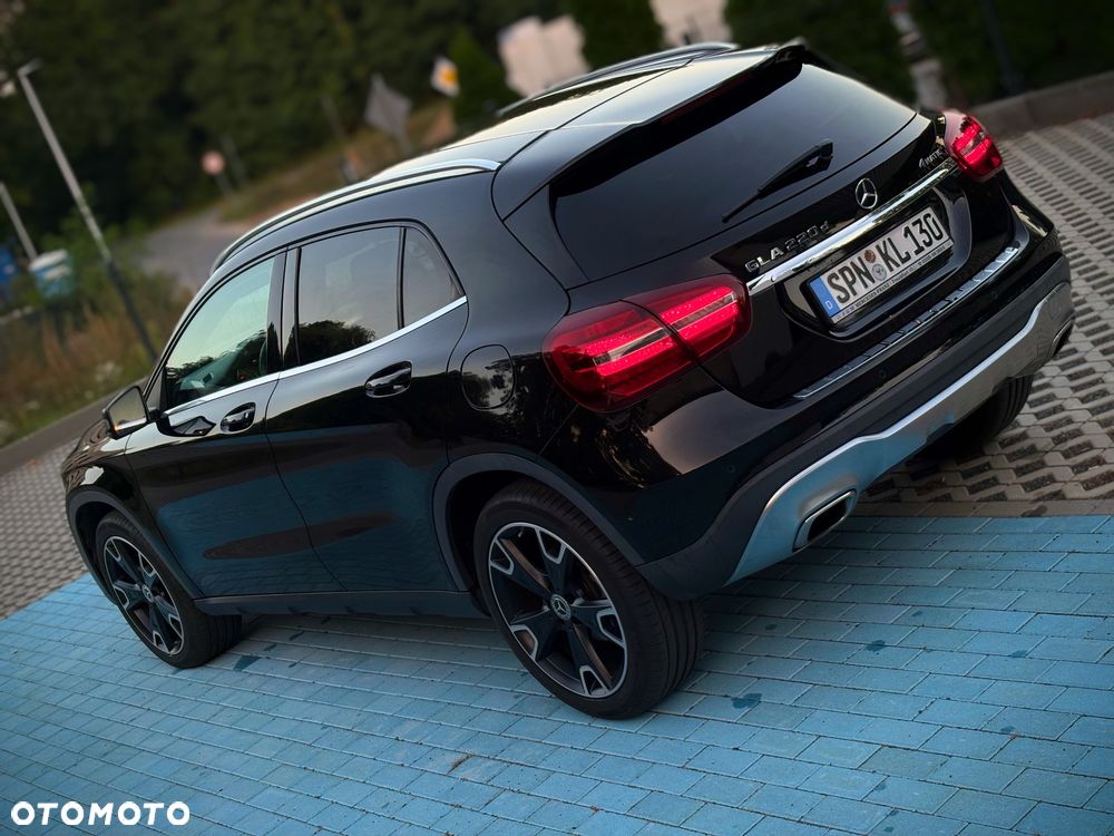 Mercedes-Benz GLA 220 d 4-Matic Urban - 6