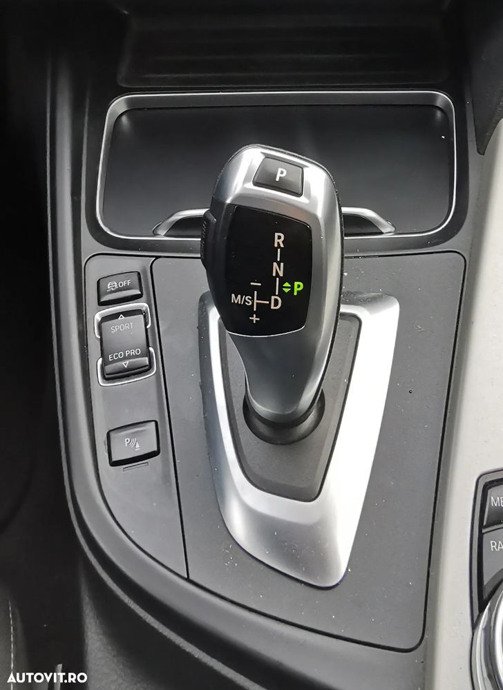 BMW Seria 3 320d Touring Aut. - 7