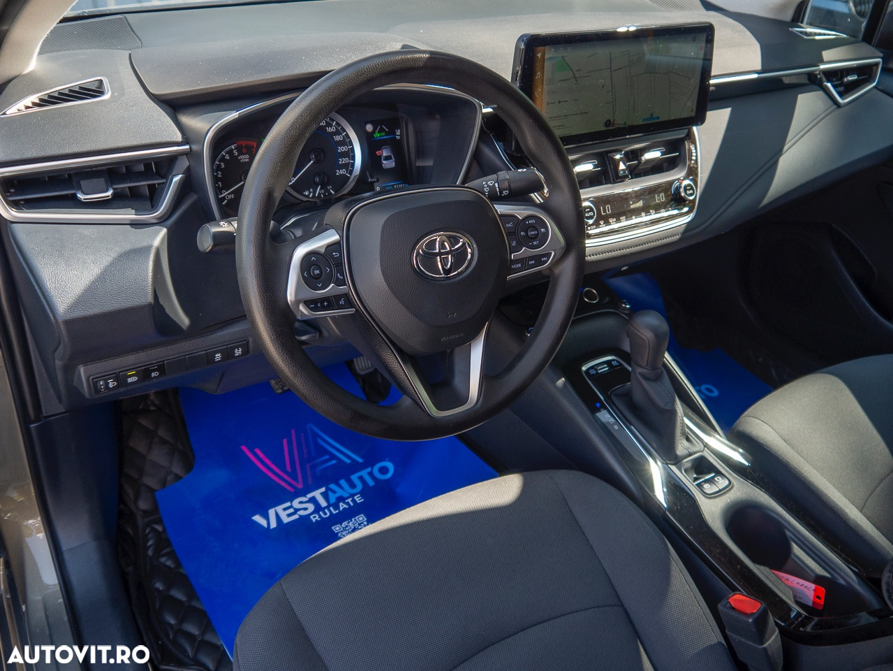 Toyota Corolla Sedan 1.8 HEV Business - 3