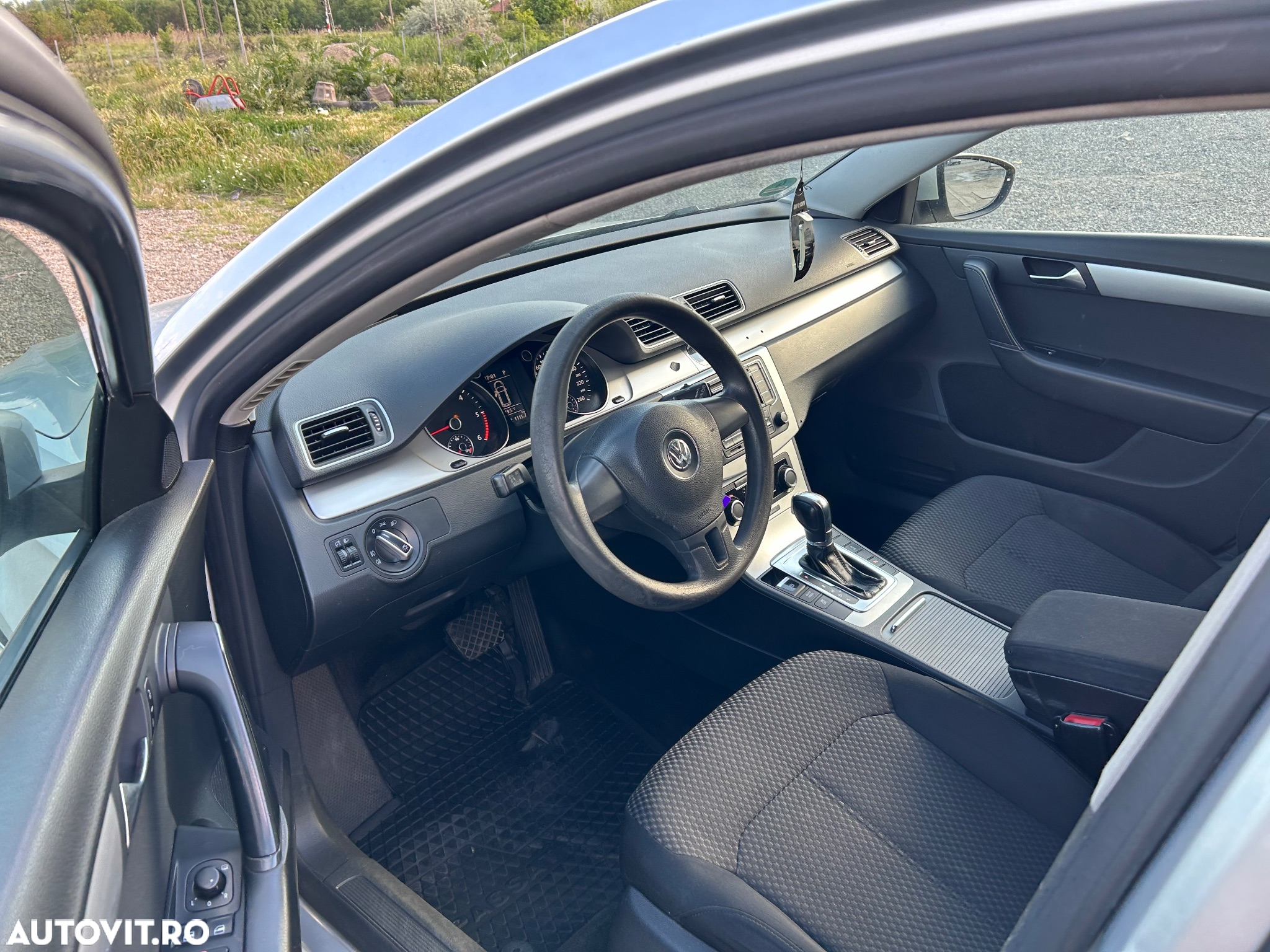 Volkswagen Passat Variant 2.0 TDI BlueMotion Technology DSG Comfortline - 11